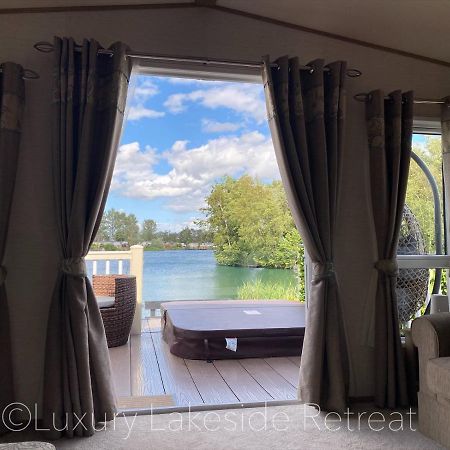 Lakeside Retreat With Hot Tub & Fishing Peg At Tattershall Lakes Country Park酒店 外观 照片