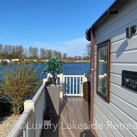 Lakeside Retreat With Hot Tub & Fishing Peg At Tattershall Lakes Country Park酒店 外观 照片