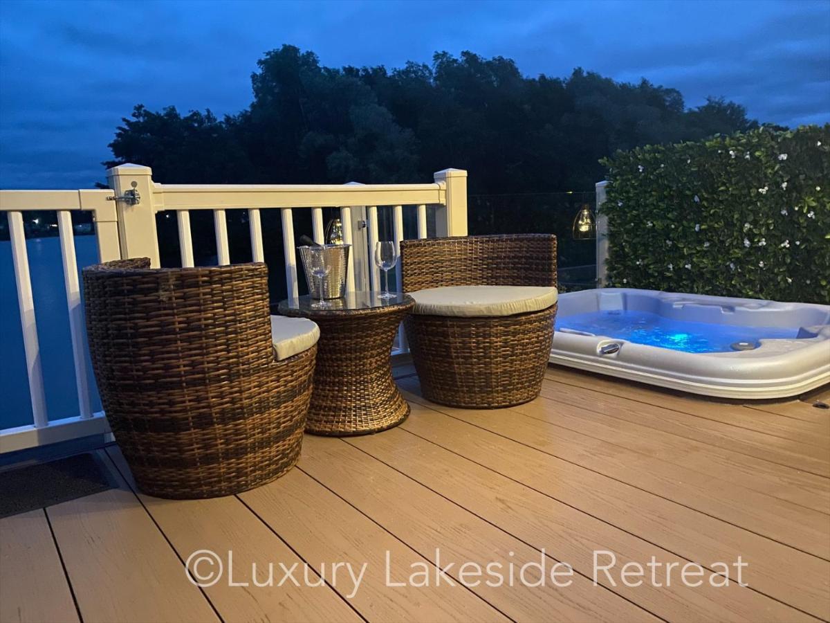 Lakeside Retreat With Hot Tub & Fishing Peg At Tattershall Lakes Country Park酒店 外观 照片