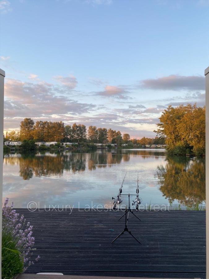 Lakeside Retreat With Hot Tub & Fishing Peg At Tattershall Lakes Country Park酒店 外观 照片