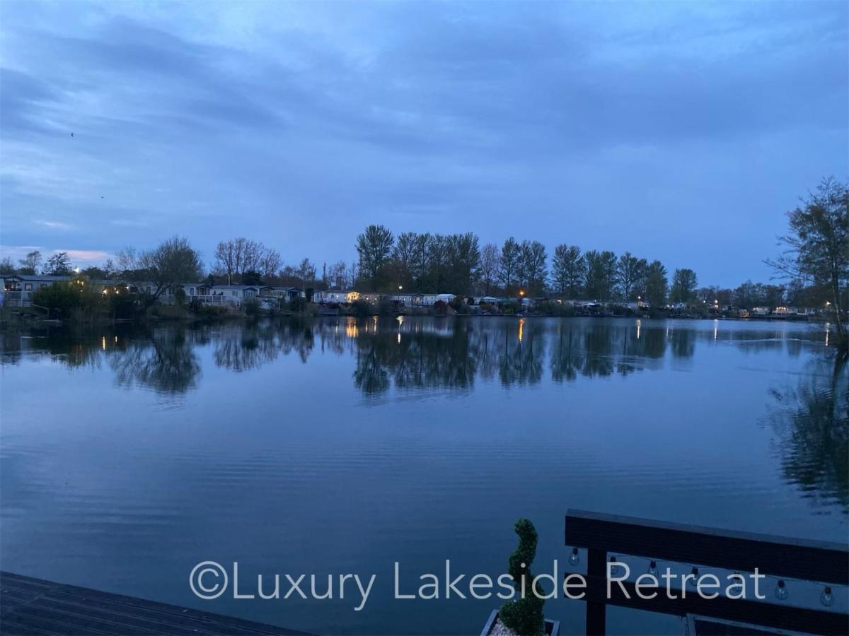 Lakeside Retreat With Hot Tub & Fishing Peg At Tattershall Lakes Country Park酒店 外观 照片