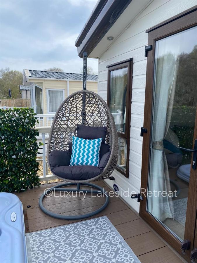 Lakeside Retreat With Hot Tub & Fishing Peg At Tattershall Lakes Country Park酒店 外观 照片